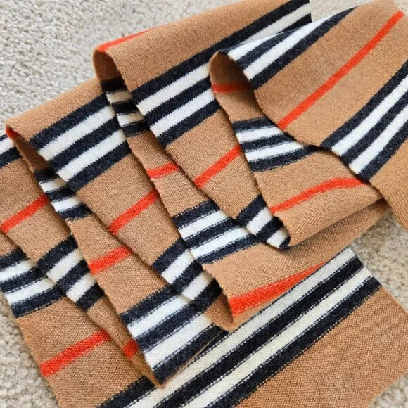 Burberry Rare Vintage KNIT Lambswool Scarf PERFECT - Picture 3 of 14